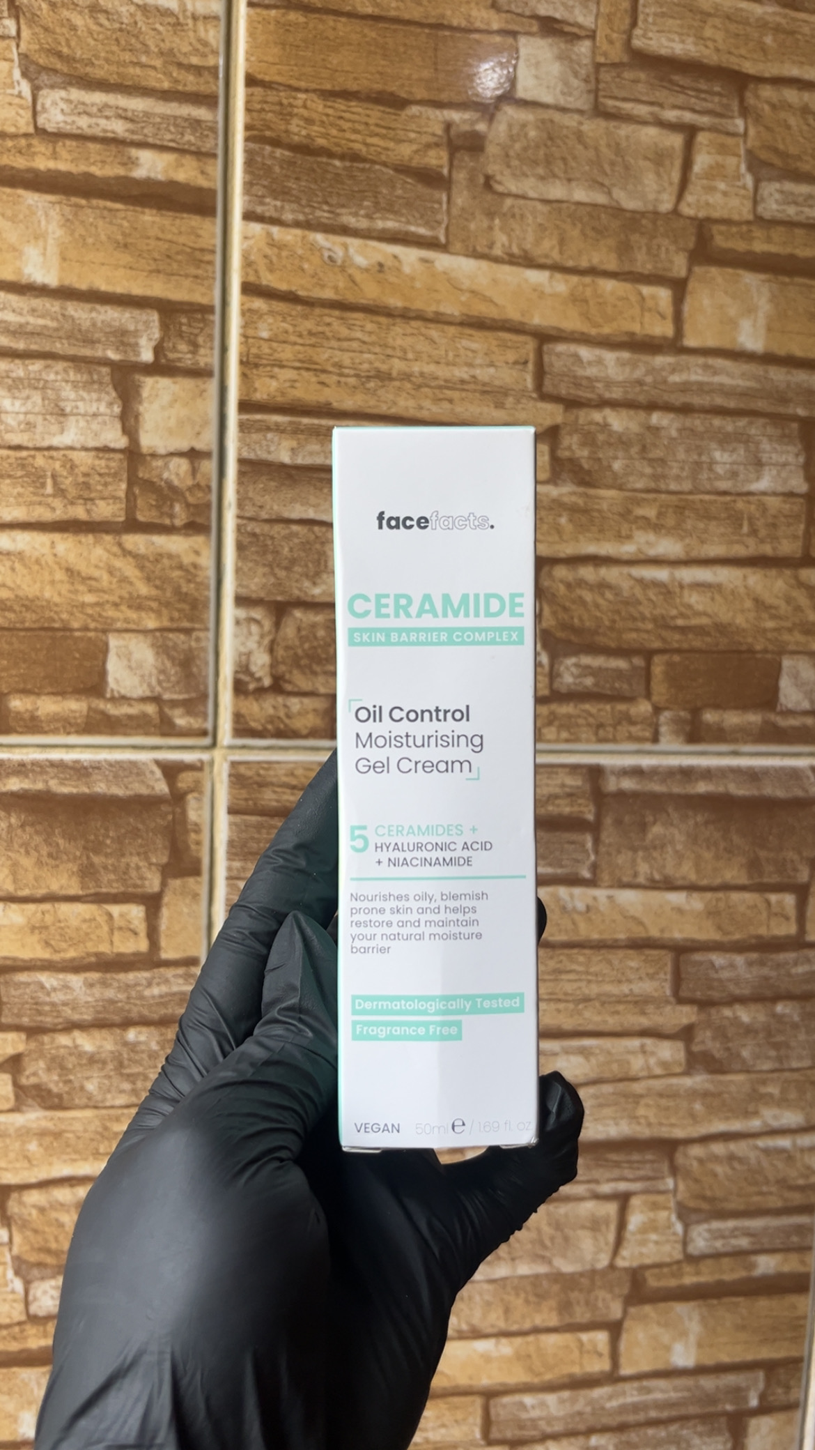 Face Fact Oil Control moisturizer — view 2
